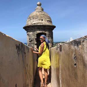 Meet your Posher, Yakela